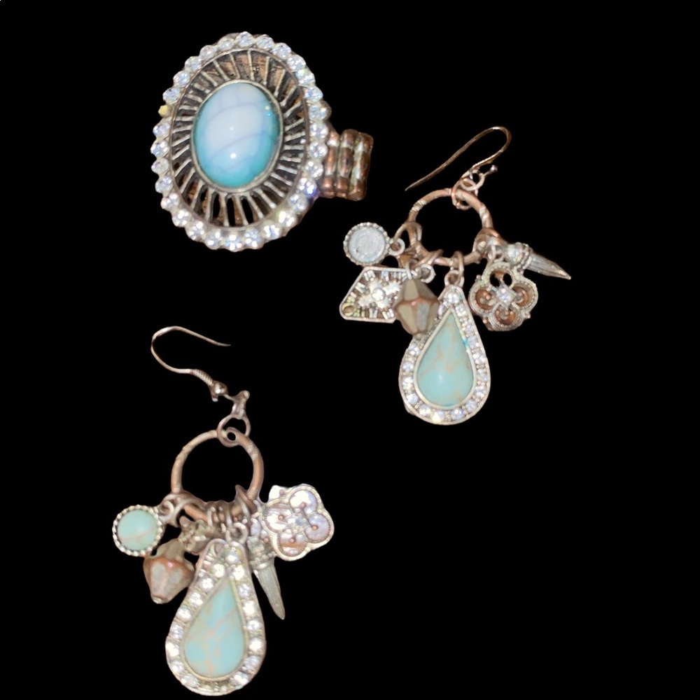 Dangling earrings with stretchy ring 138